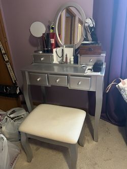 Make Up Vanity