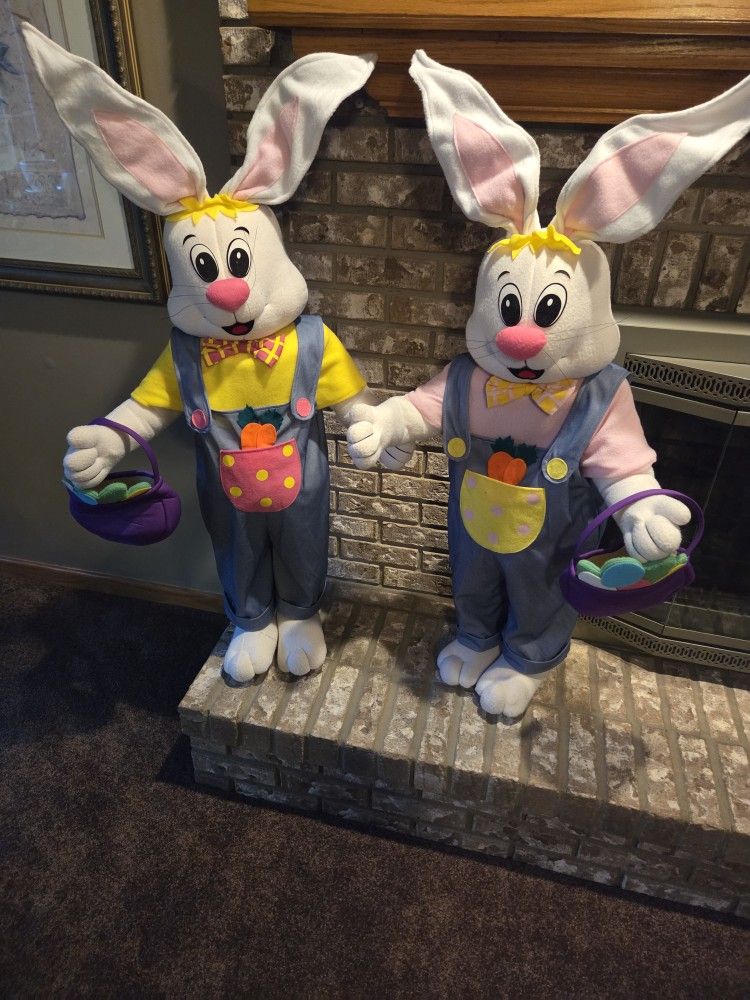 Three foot tall bunnies...