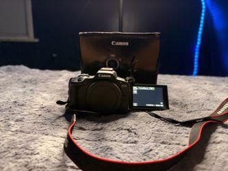 Canon EOS R50 Mirrorless Camera Bundle - RF-S 18-45mm Lens, Charger & Box
