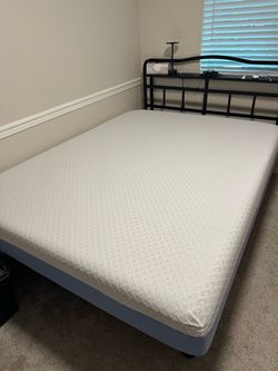 BRAND NEW Queen Mattress Memory Foam