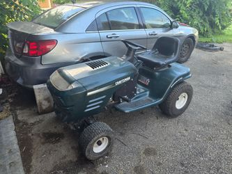 Craftsman riding lawn mower