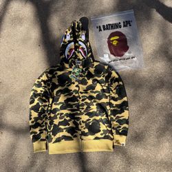 Green camo Bape  hoodie size medium
