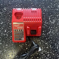 Milwaukee M12 & M18 Battery Charger (New)