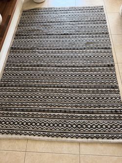 Indoor rug