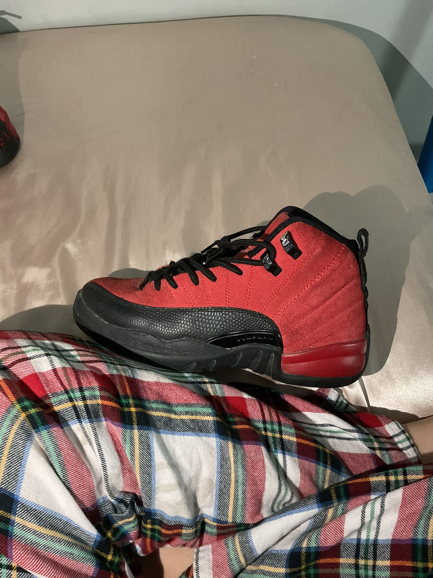 jordan’s, red/black, 6.5y
