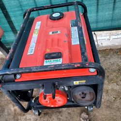 PREDATOR PORTABLE Generator  120V 220V  Used Works Good   4,000 Watts  