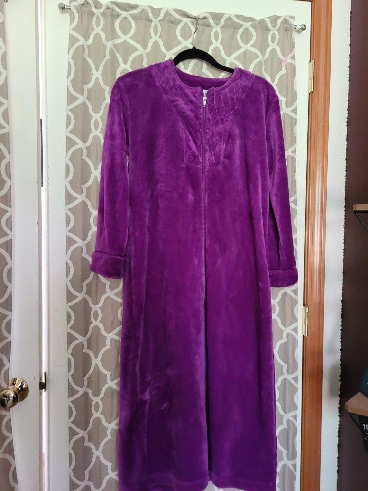 NWOT Ultra Soft Purple Fleece Robe