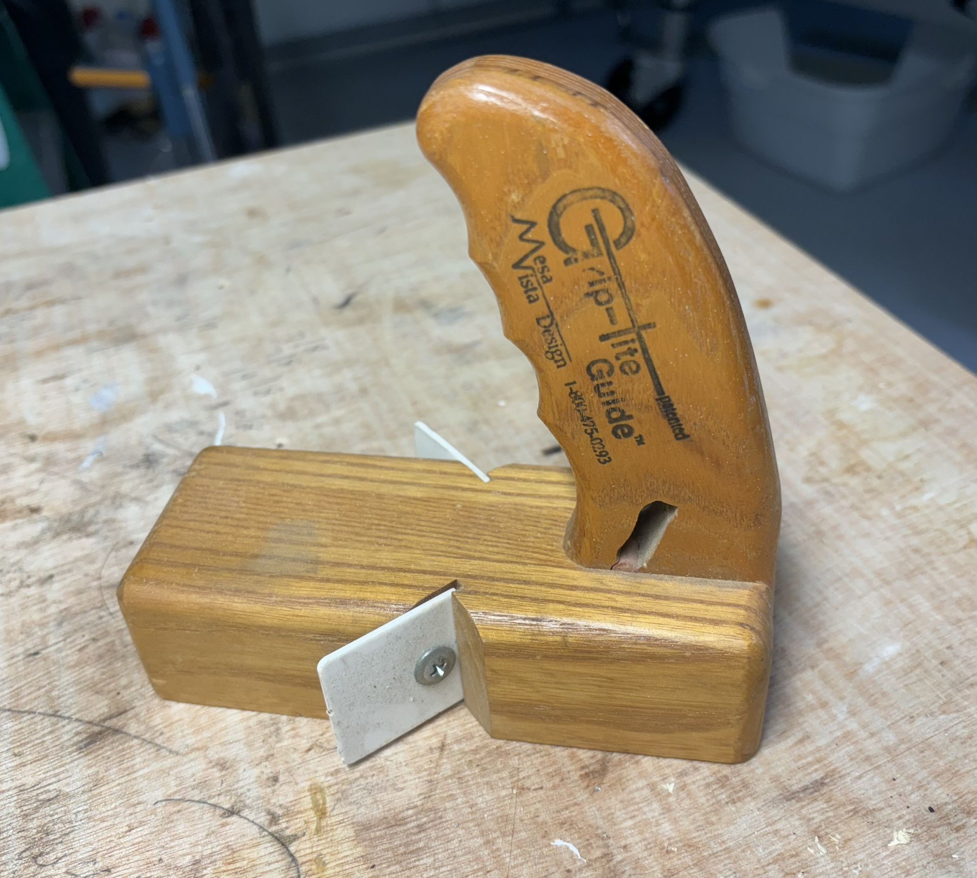 Magnetic Grip Tite Guide For Table Saw