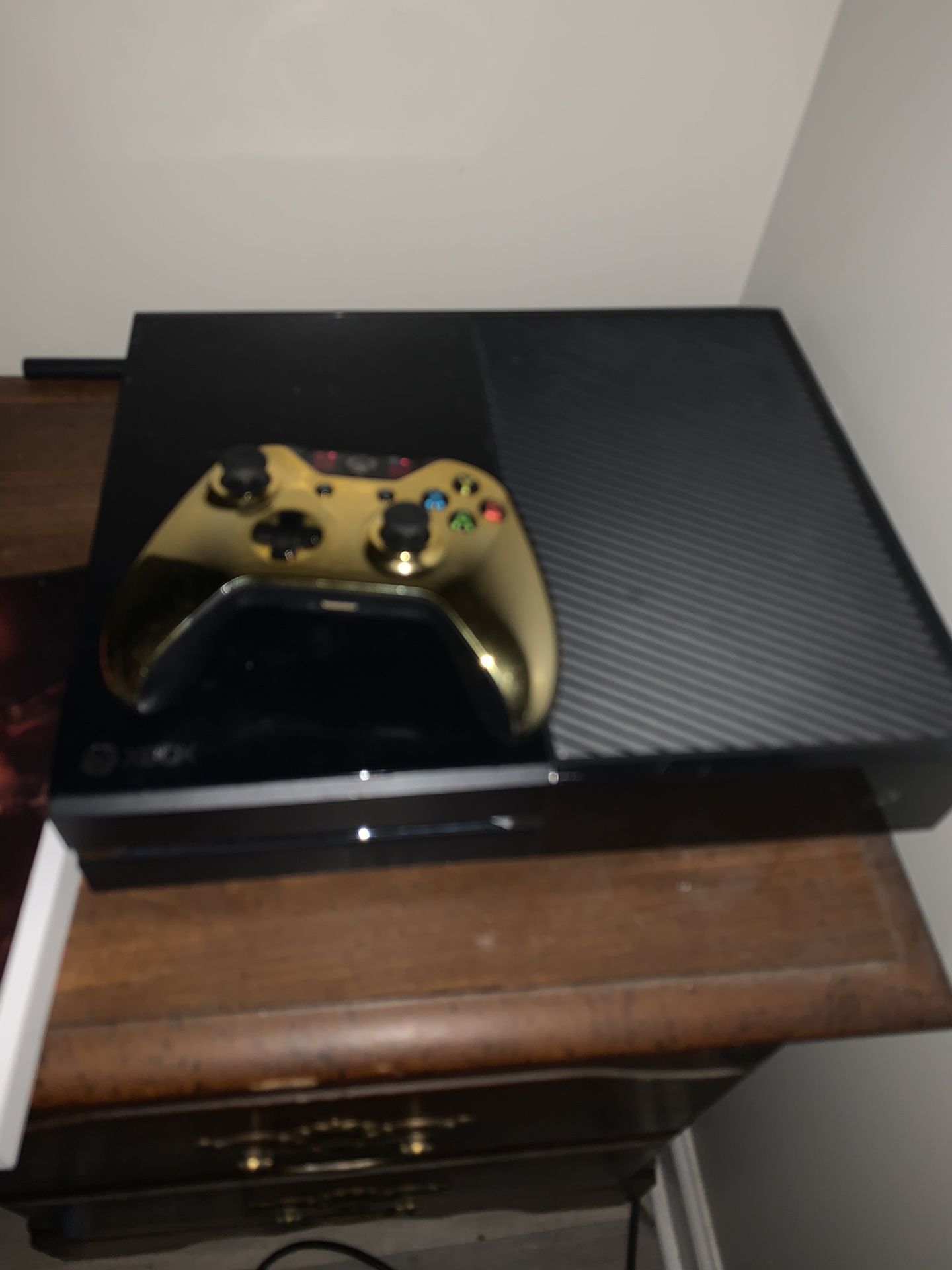 Xbox 500gb with power cord and gold controller