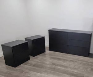 Dresser and 2 Nightstands  - Cómoda Y 2 Mesitas de noche