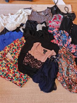 Beautiful Bulk Medium dresses!! 😊