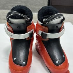 Salomon T1 Kids Ski Boots - Size 17 /18 Mondo 17 Used