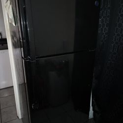 GE Refrigerator 