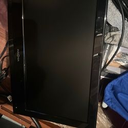 2– TVs forsale……  15 bucks for both!!!!💪