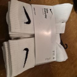 NIKE CREW SOCKS 6 PAIRS 8-11 NEW
