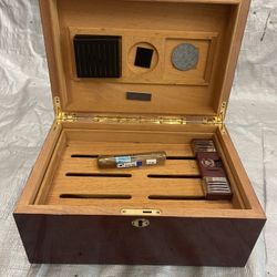Elegant Wood Cigar Humidor – Spanish Cedar Interior – 13.5”x9.5”x6”
