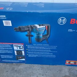 Bosch Rotary hammer 12 amp corded(RH540M) New