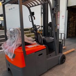 Brand New 3 Wheels Lithium-ion Battery Electric Forklift 4400 lbs Capacity 220” Lift Height