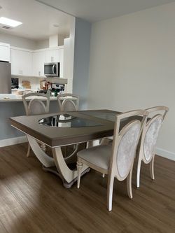 Dining table set