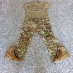 US Army OCP pants,Boots And Tan Tee