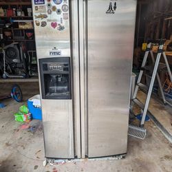 Refrigerator -- FREE