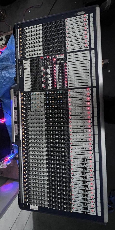 SoundCraft GB8 32 Channel Analog Mixer 