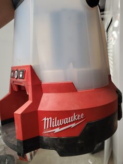 Milwaukee M18 4400 Lumens Radius  lanter “tool only”