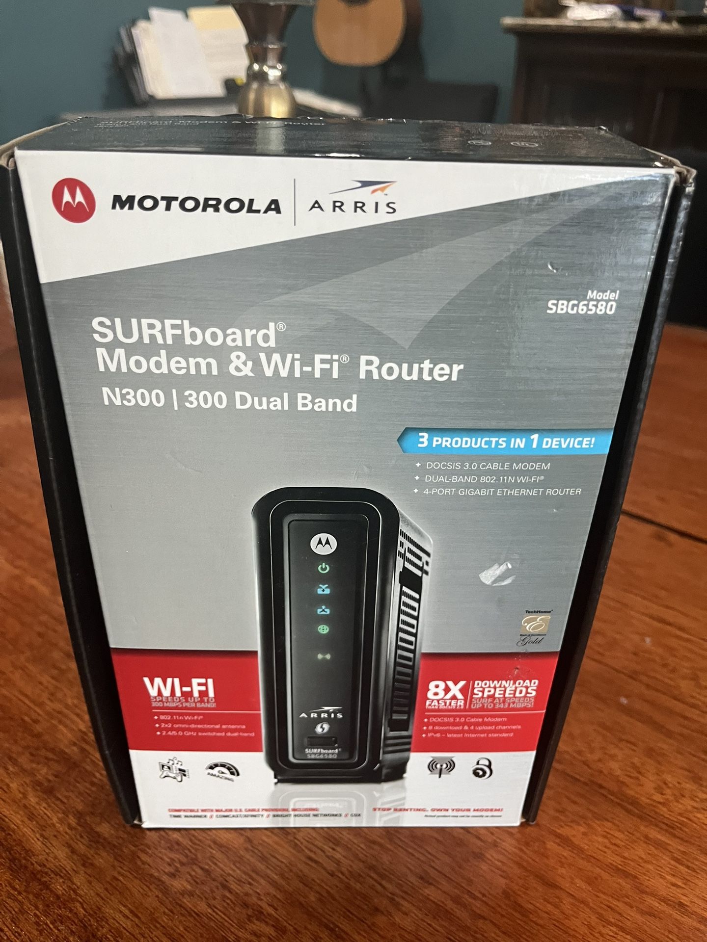 Motorola Surfboard Modem & WiFi Router N300/300 Dual Band