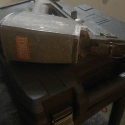 Senco phumatic nailer