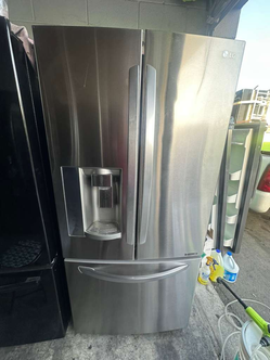 LG French Door Fridge – Stainless, Ice/Water Dispenser