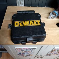 Dewalt Laser 100' Green