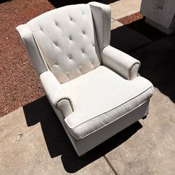 Beautiful White Rocking Chair + Free Delivery