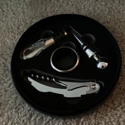 Seabourn Wine Accessory Set