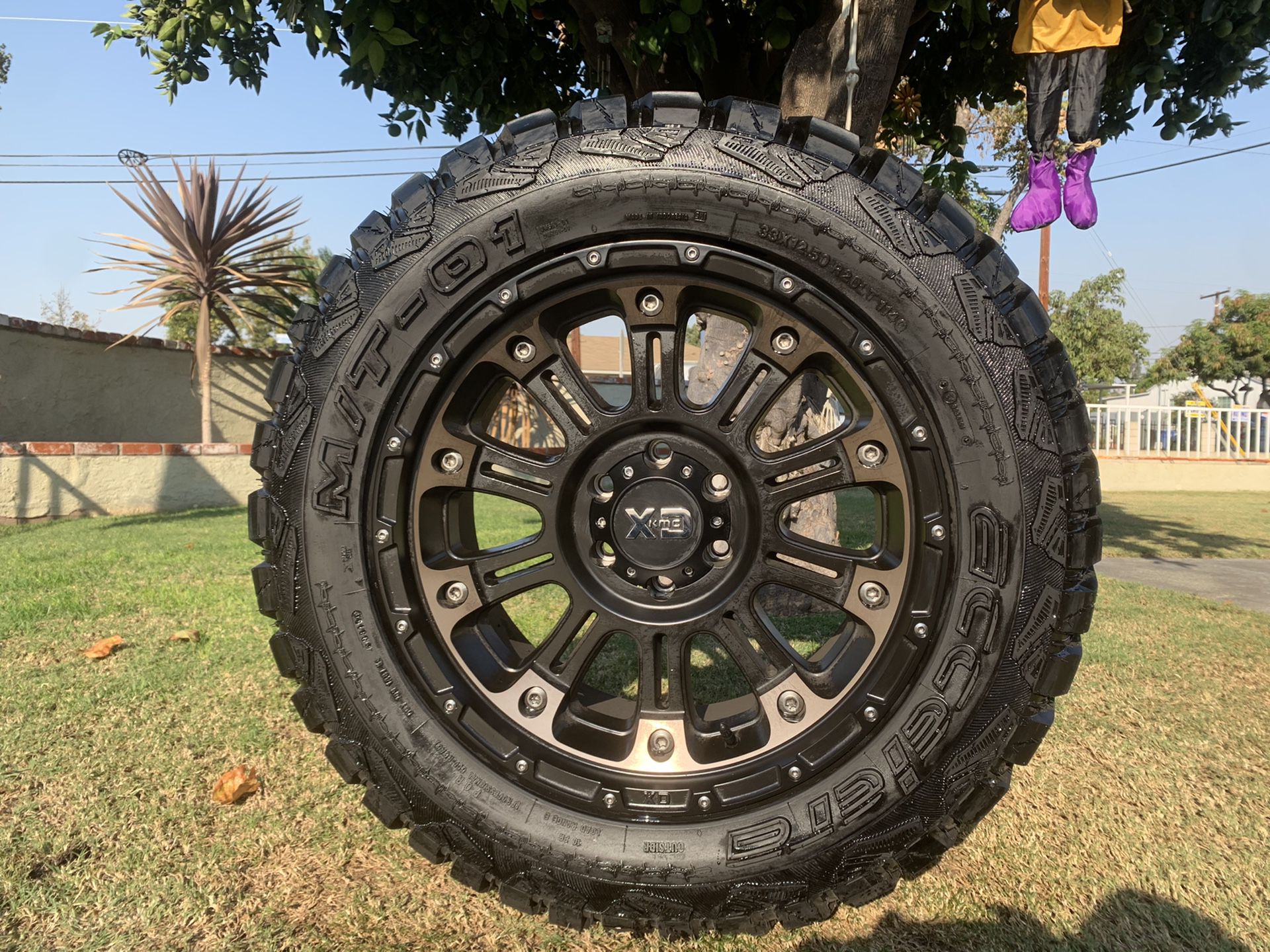 20” XD wheels with POR tires