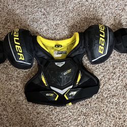 Youth Bauer Supreme Hockey Shoulder Pads