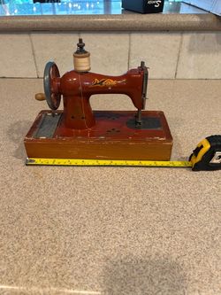 Mini Vintage Sewing Machine