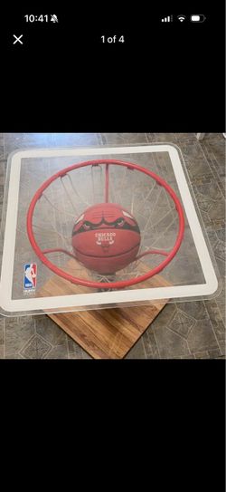 Basketball Table with Chicago Bulls Ball