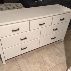 Free Dresser and 2 night stands