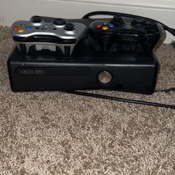 Xbox360 With Two Remote Control  Cash Only 