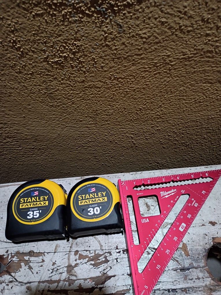 2 Cintas De Medir Y Una Escuadra Milwaukee De 7 Pulgadas 