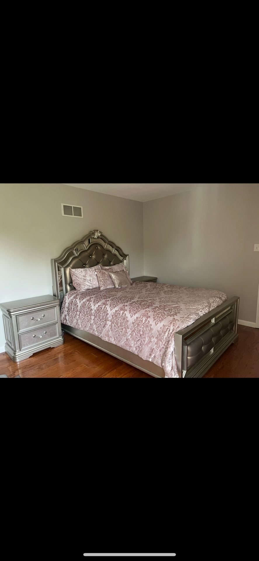 Queen Bedroom Set