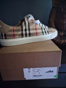 Burberry sneakers