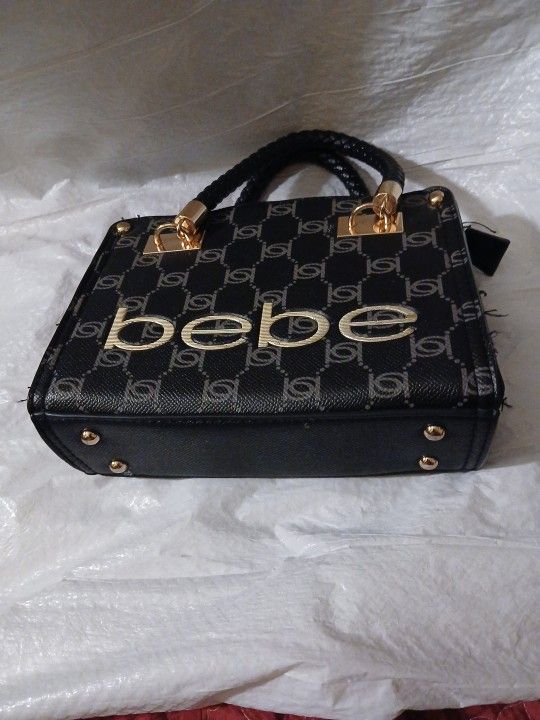 Purse ( bebe)