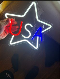 Neon light sign usa