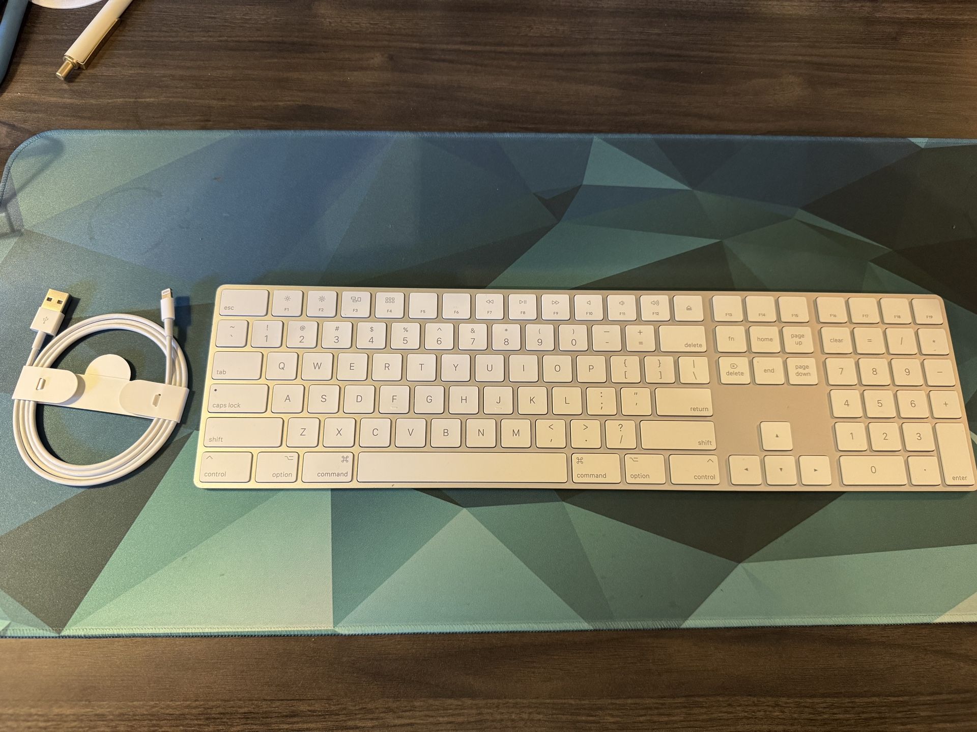 Apple Magic Keyboard Gen 1