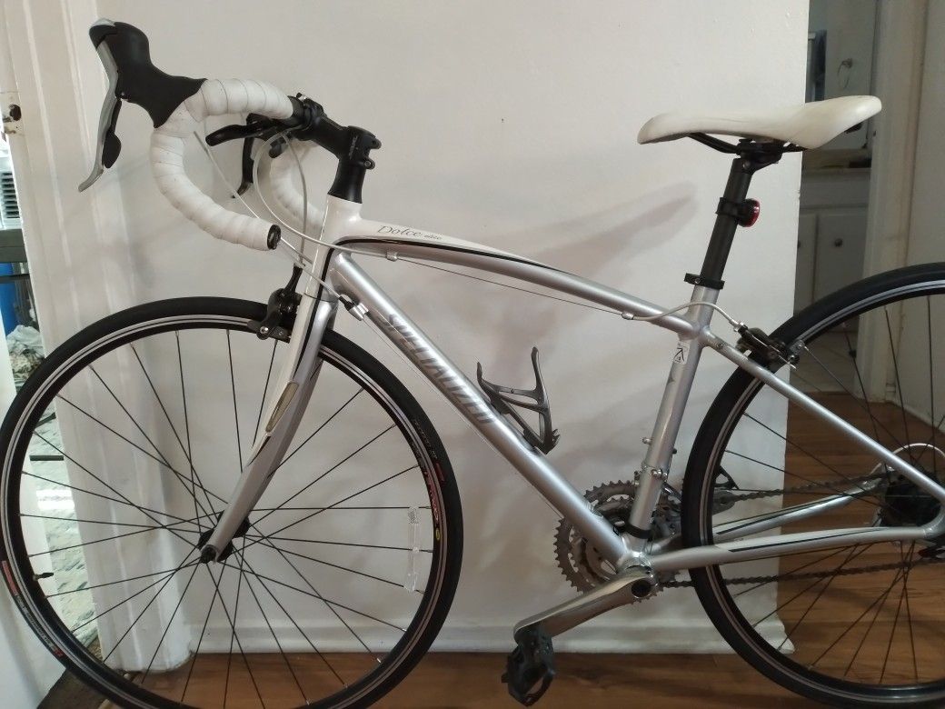 Specialized DOLCE ELITE ROAD BIKE LIKE NEW SIZE 48cm for Sale in