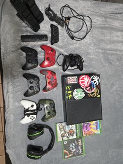 X Box One With Games And 🎮s