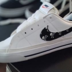 Nikes With  Skulls On Swoosh