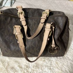 MK Handbag Clean 🚨🚨🚨🚨🚨🚨🚨