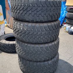 LT 33*12.50R20 Marca Toyo Open Country M/T En Muy Buenas Condiciones De Vida